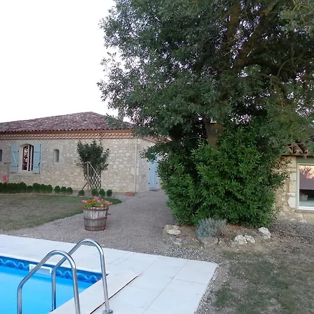 Bed & Breakfast Le Pigeonnier De Larrouquet *